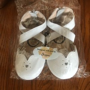 Little Love Bug White Sophia Sandal, size 5  NWT